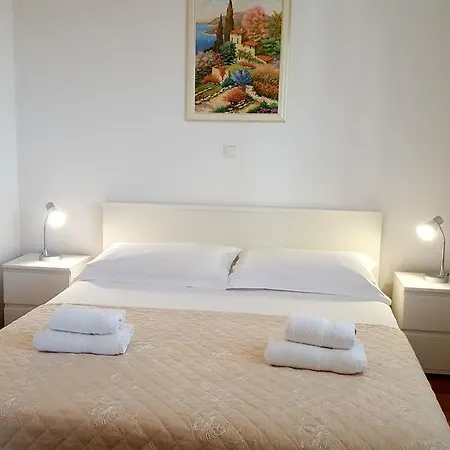 Mia Apartmán Milna (Hvar)